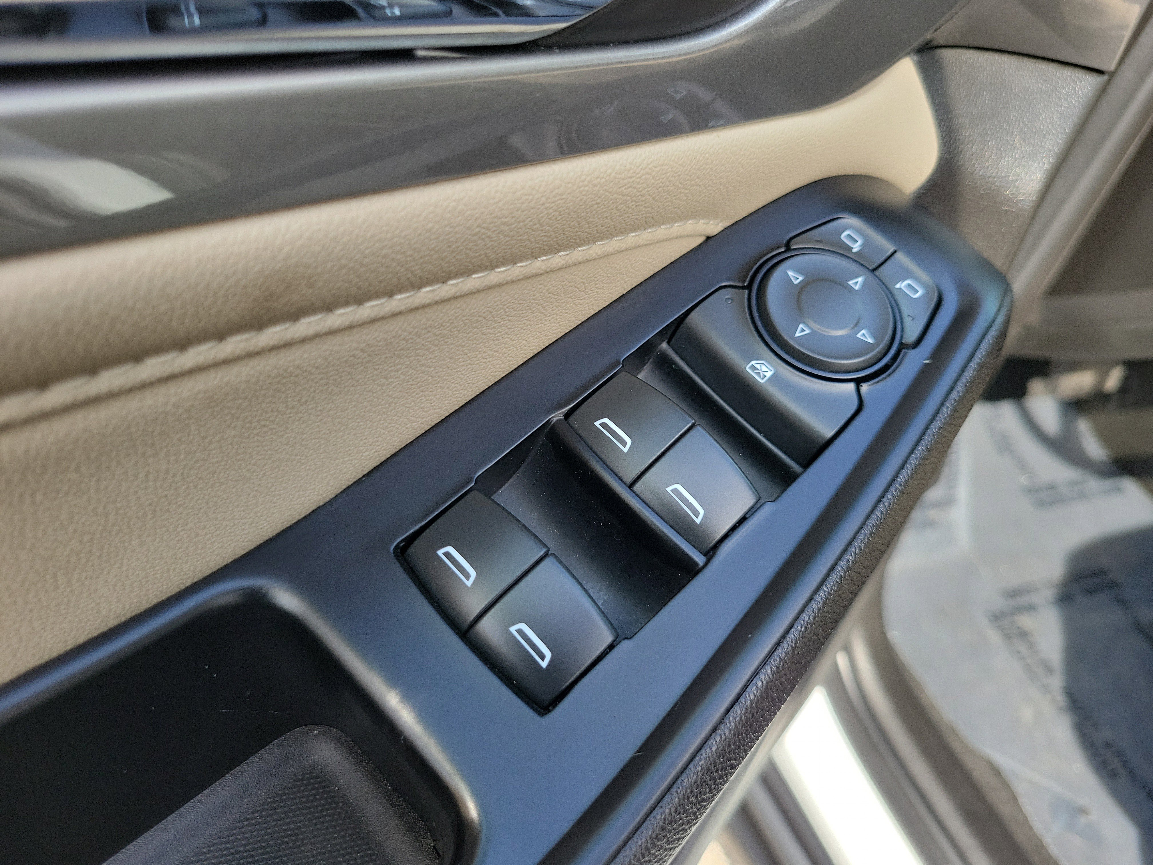 Used 2023 Chevrolet Traverse LS FWD image 23
