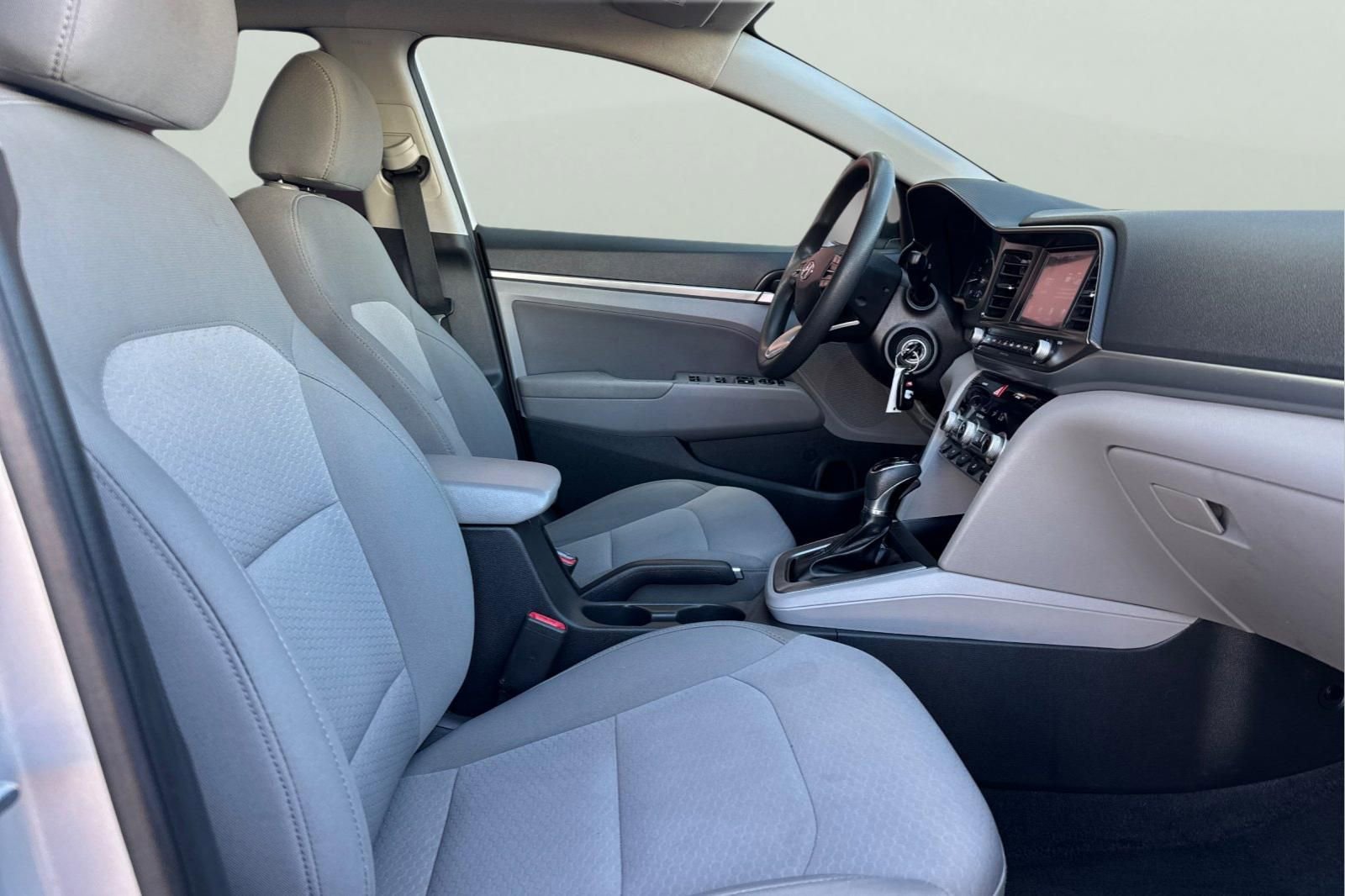 Used 2020 Hyundai Elantra SEL image 19