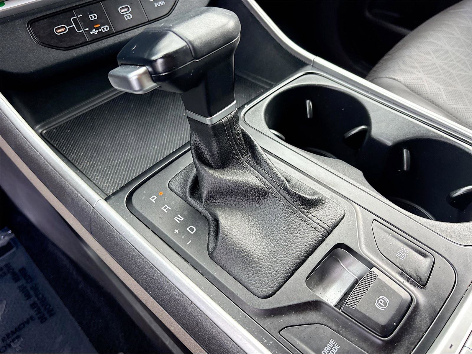 Used 2025 Kia Carnival image 17