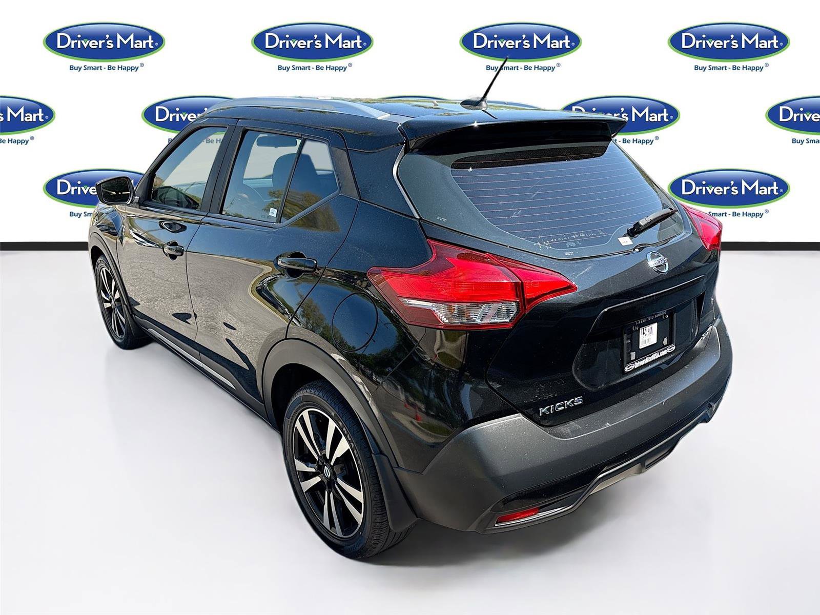 Used 2018 Nissan Kicks SR image 5
