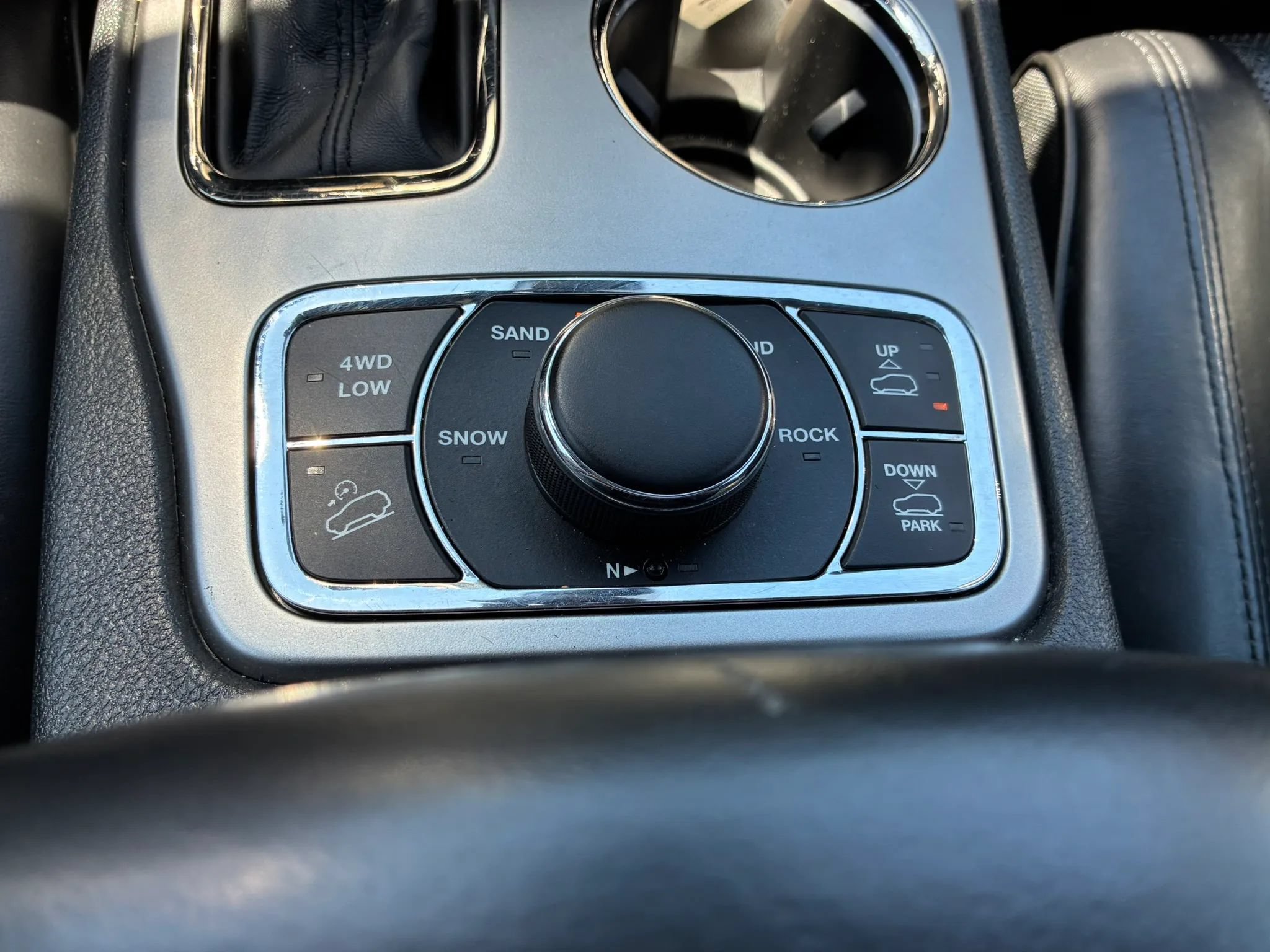 Used 2018 Jeep Grand Cherokee High Altitude AWD/4WD image 23