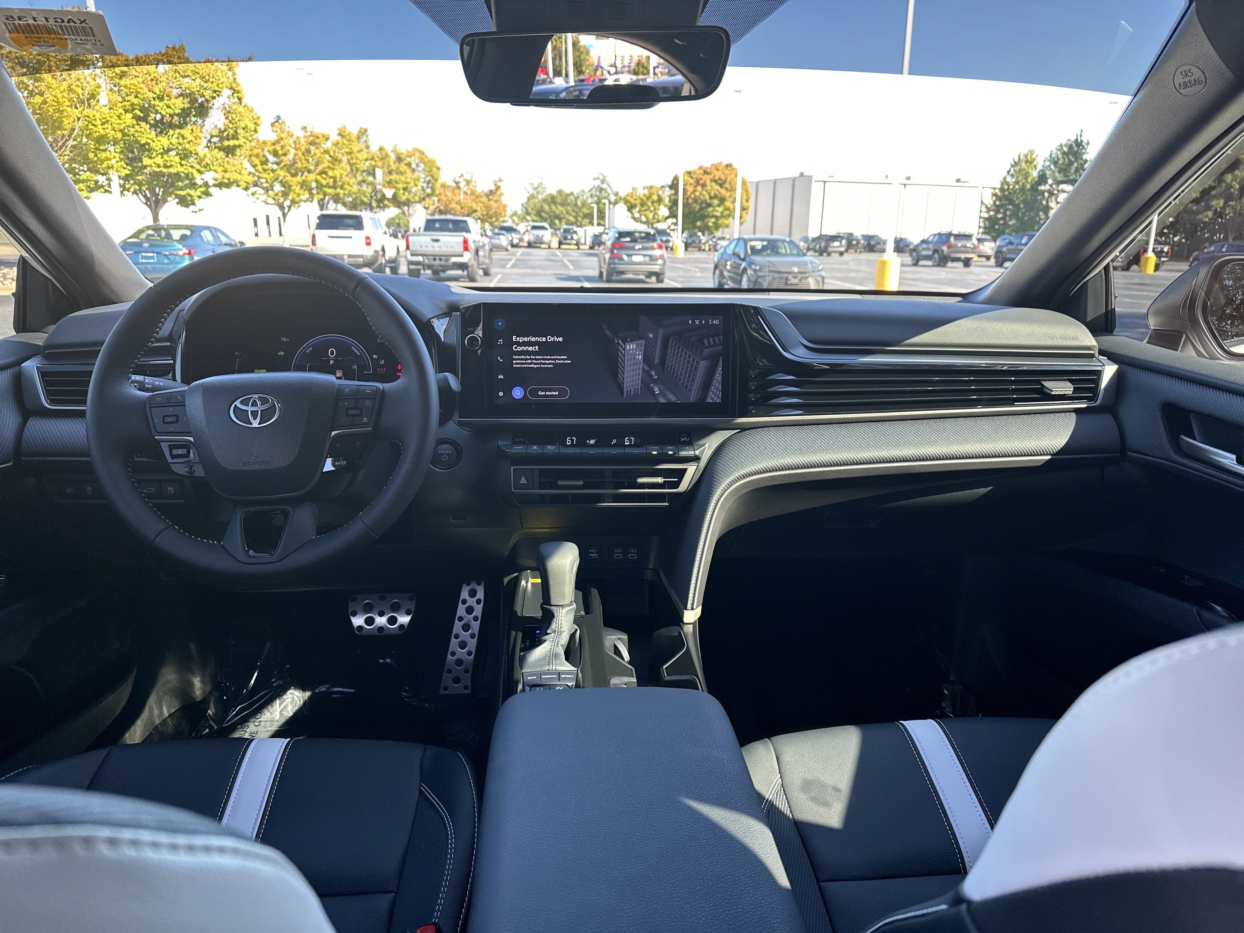 Used 2026 Toyota Camry Hybrid w/ Multimedia Upgrade Package FWD image 29