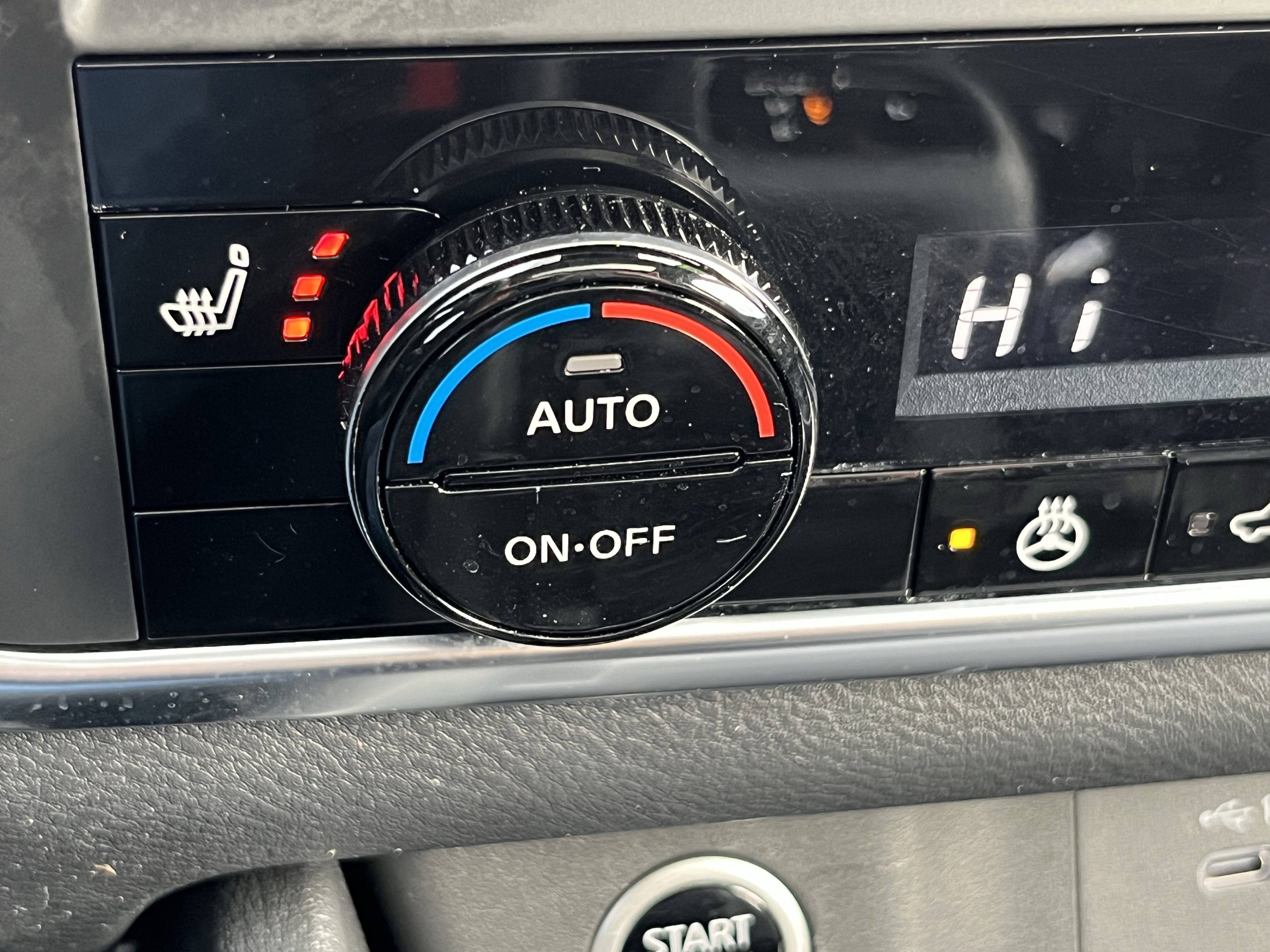 Used 2023 Nissan Rogue SV w/ SV Premium B Package image 32