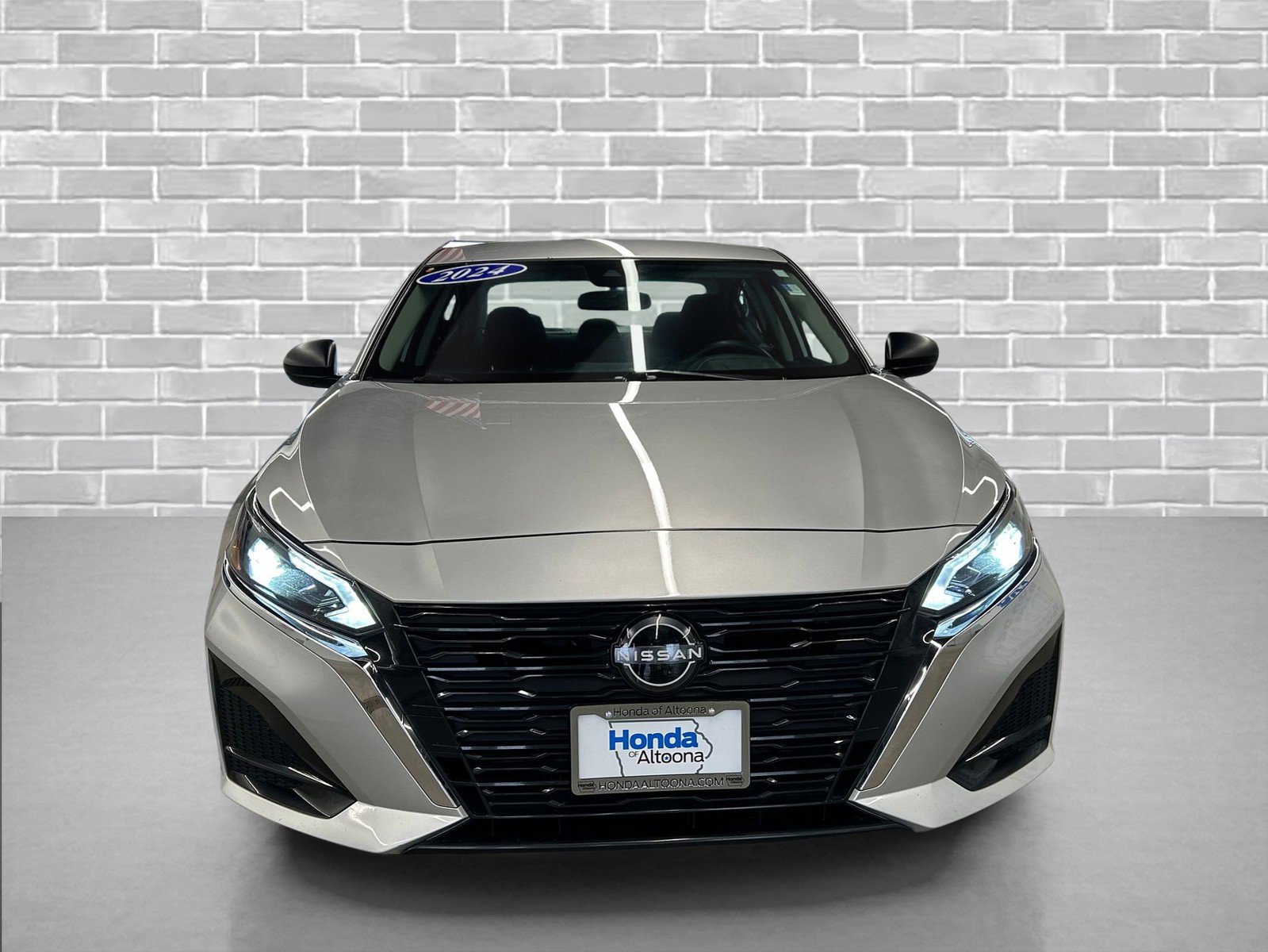 Used 2024 Nissan Altima 2.5 SV image 8