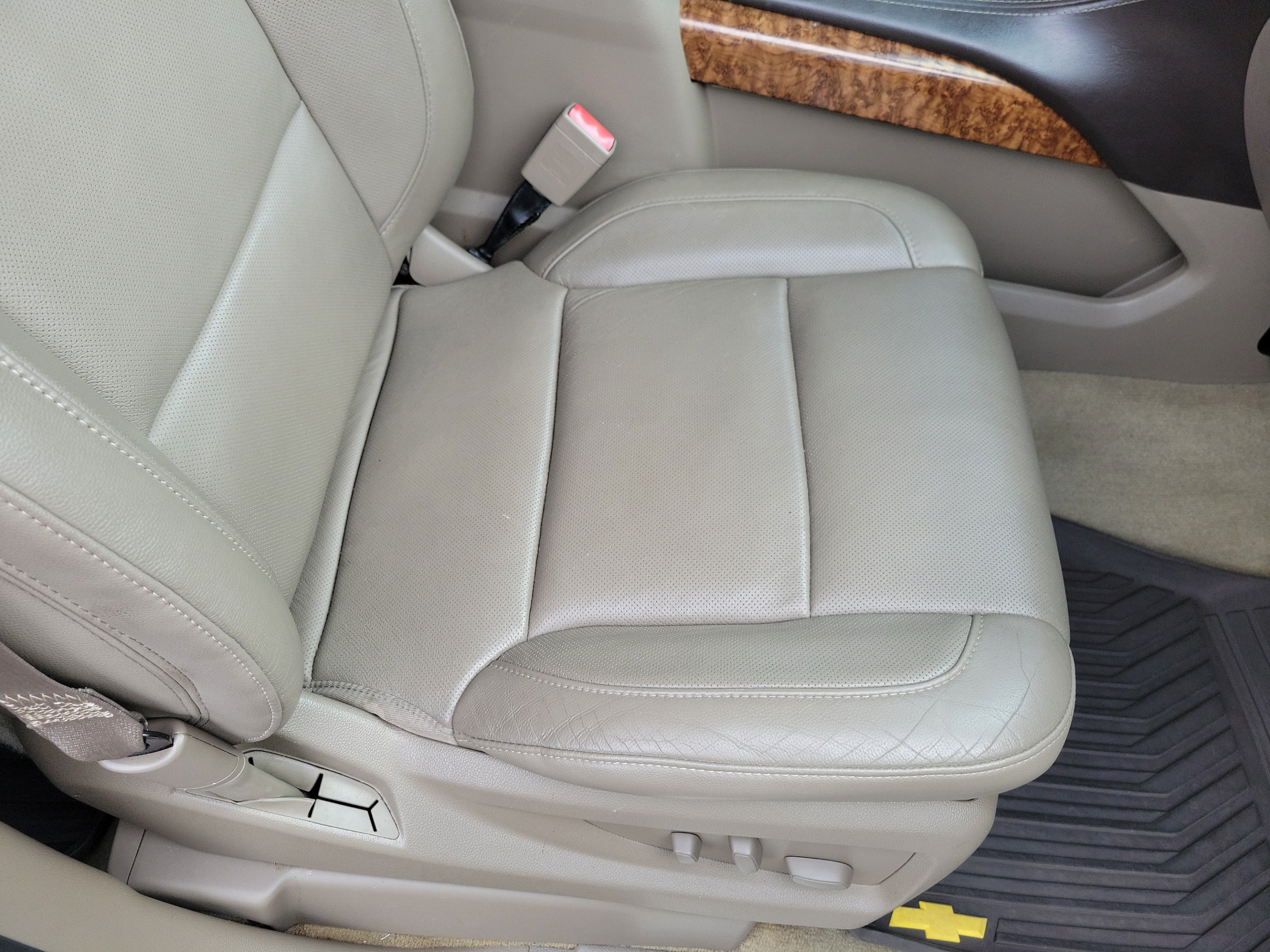 Used 2016 Chevrolet Suburban LTZ RWD image 20