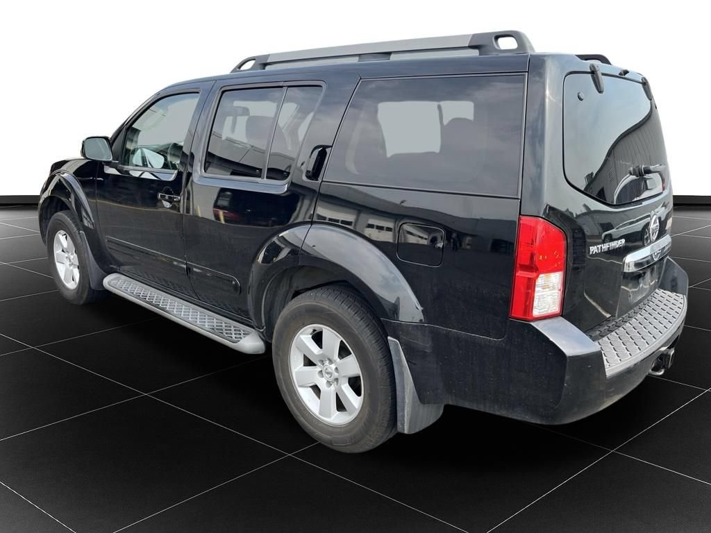 Used 2012 Nissan Pathfinder SV AWD/4WD image 3
