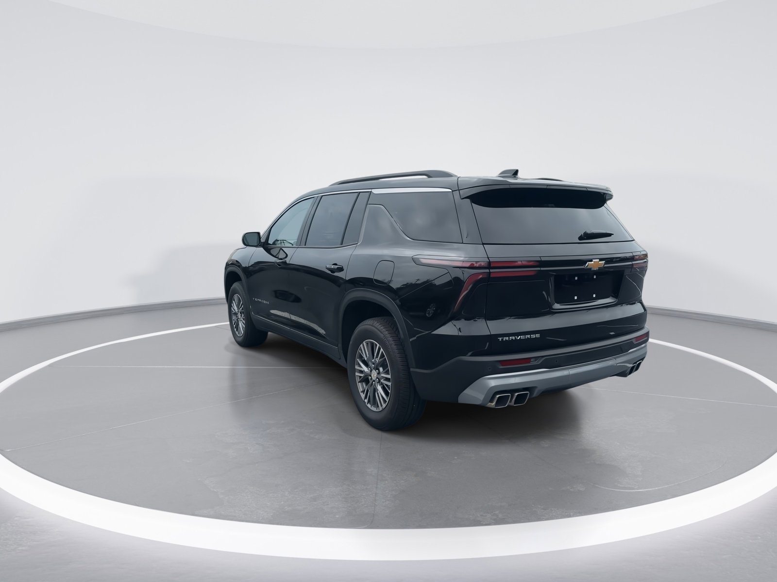 Used 2025 Chevrolet Traverse LT FWD image 7
