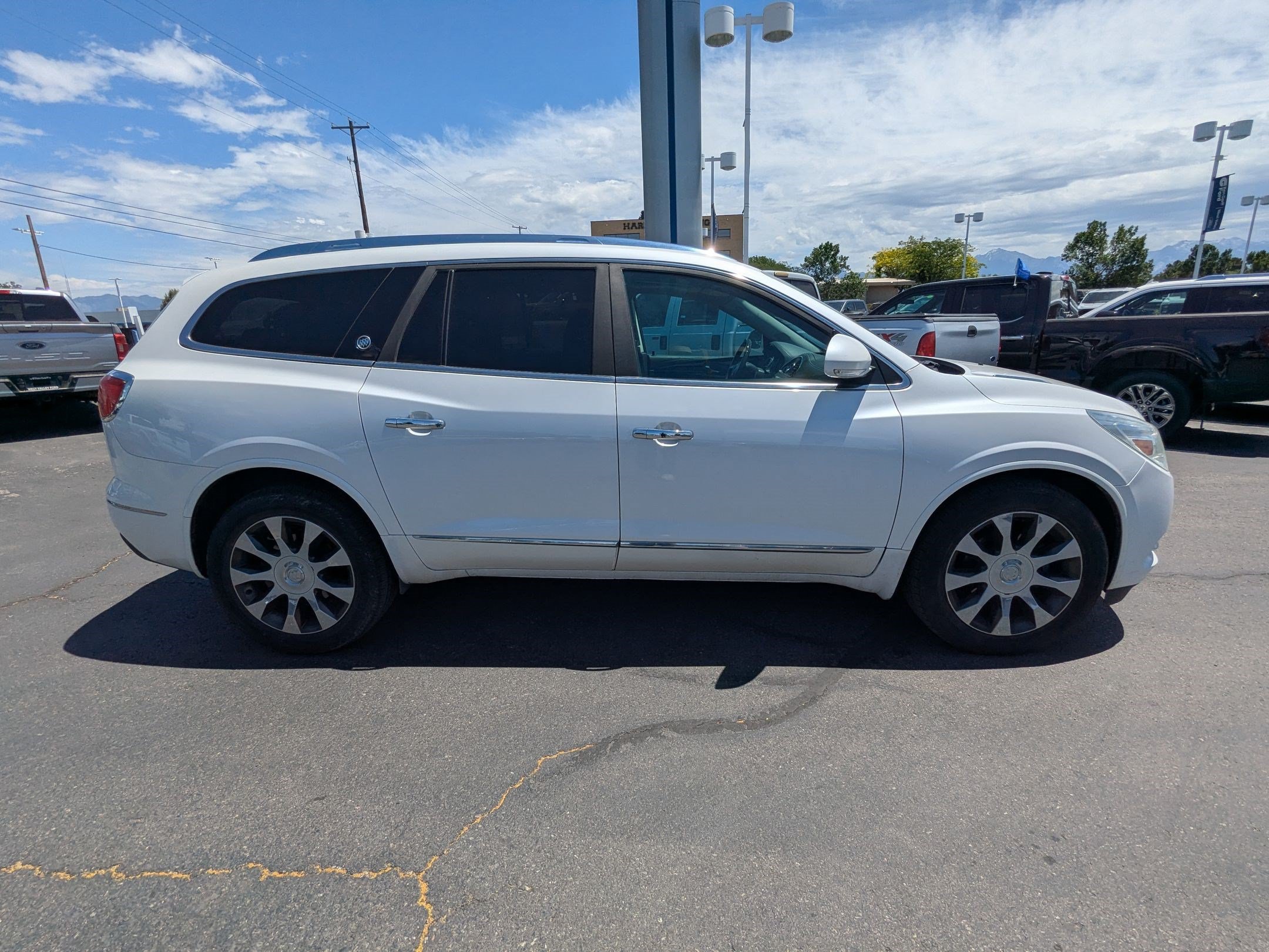 Used 2017 Buick Enclave Premium w/ Experience Buick Package AWD/4WD image 2