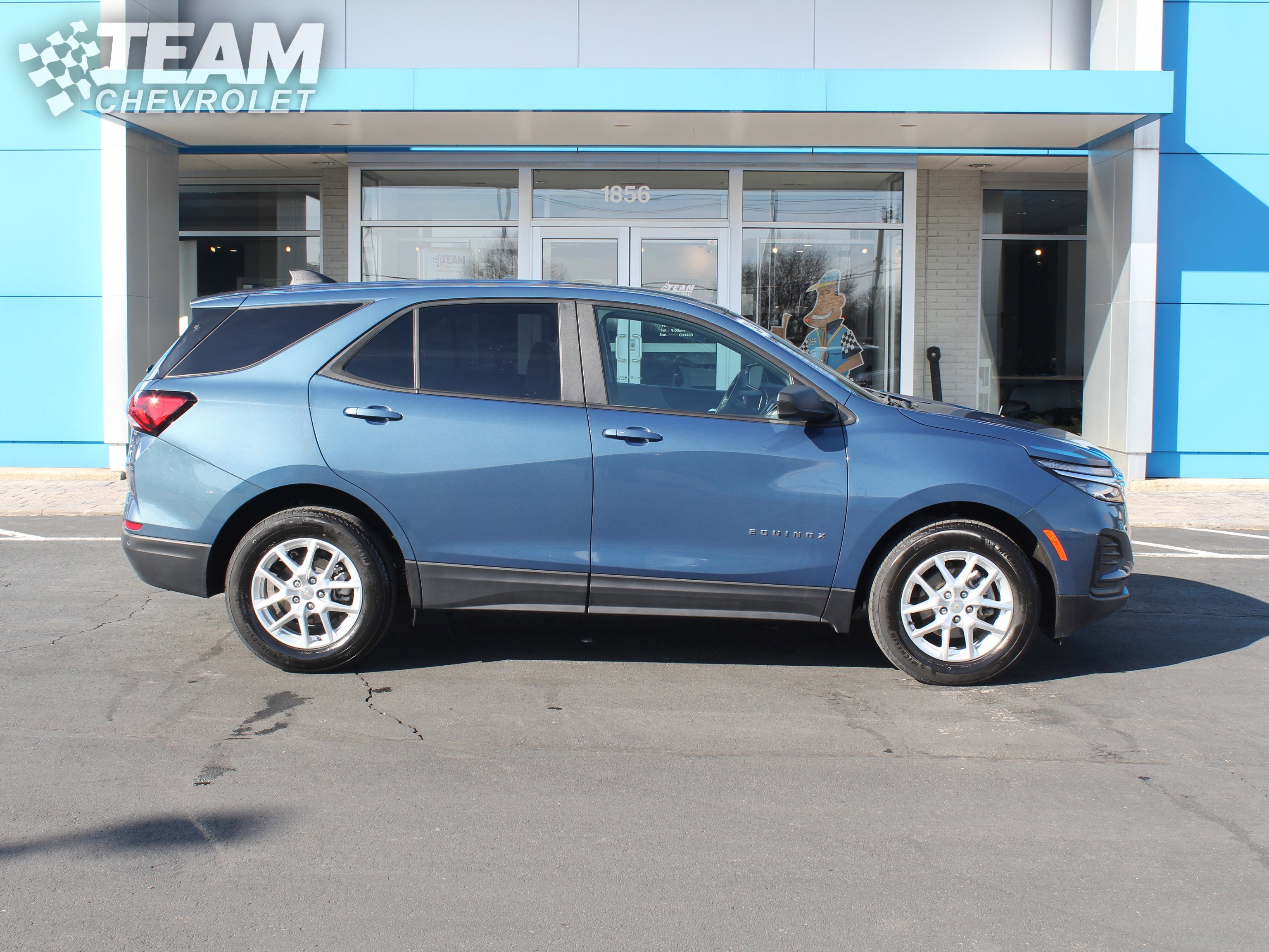 Certified 2024 Chevrolet Equinox LS w/ LS Convenience Package image 3