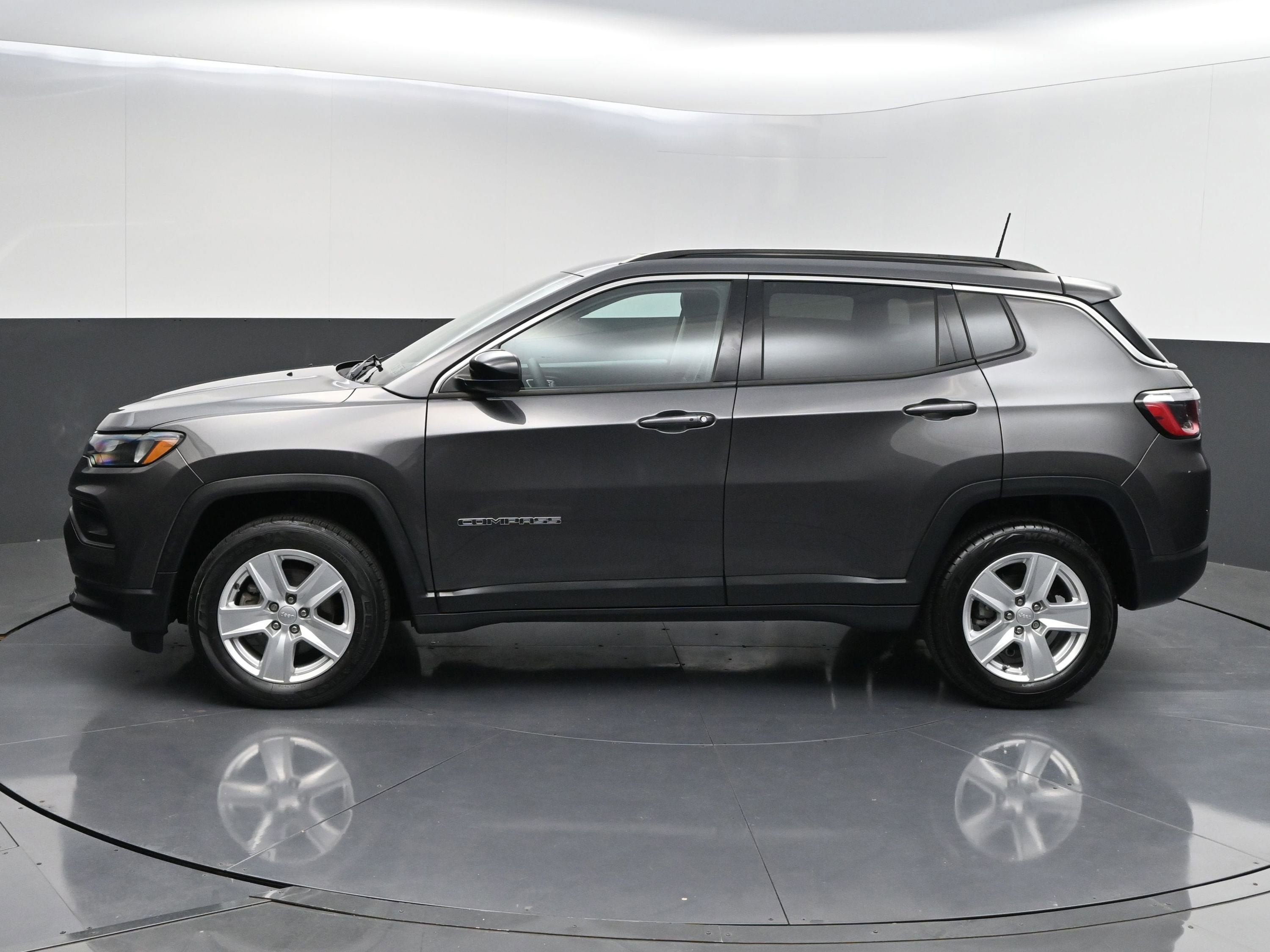 Used 2022 Jeep Compass Latitude AWD/4WD image 4