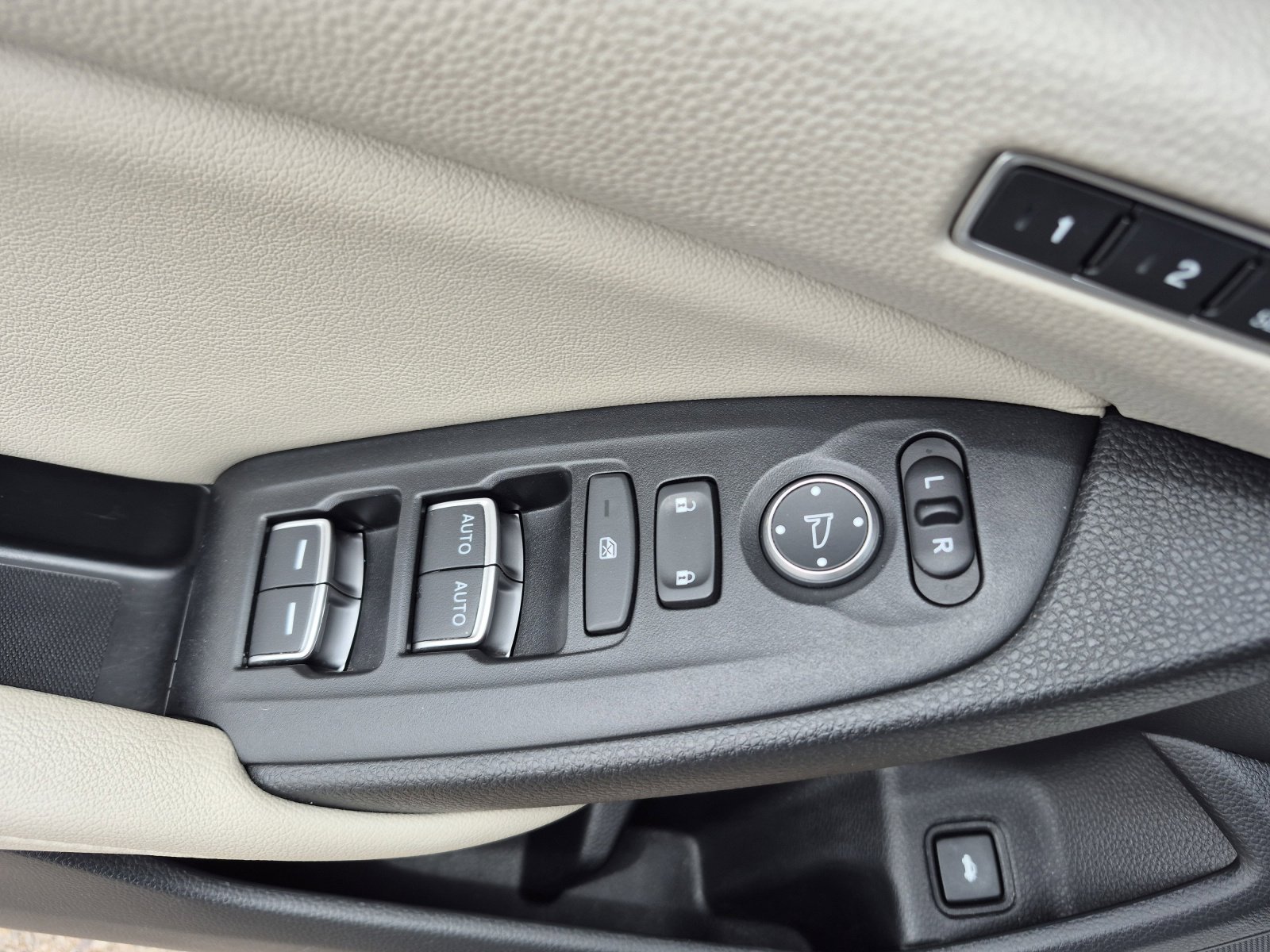 Used 2022 Honda Accord Touring image 13
