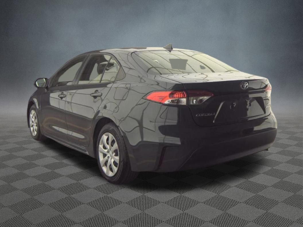 Used 2023 Toyota Corolla LE image 6