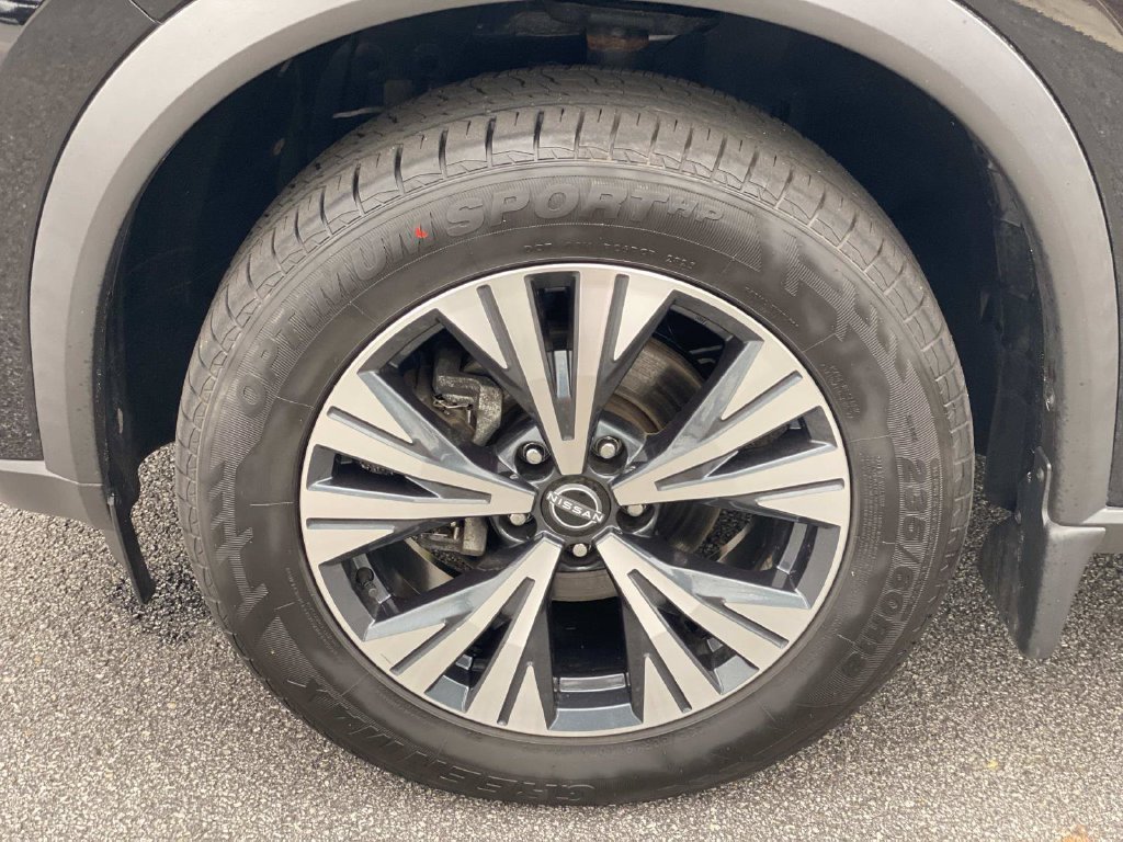 Used 2023 Nissan Rogue SV AWD/4WD image 12