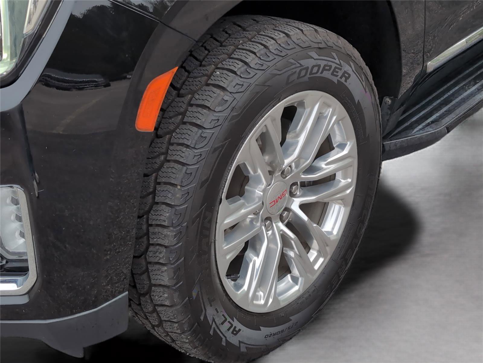 Used 2021 GMC Yukon SLT w/ SLT Luxury Plus Package image 12