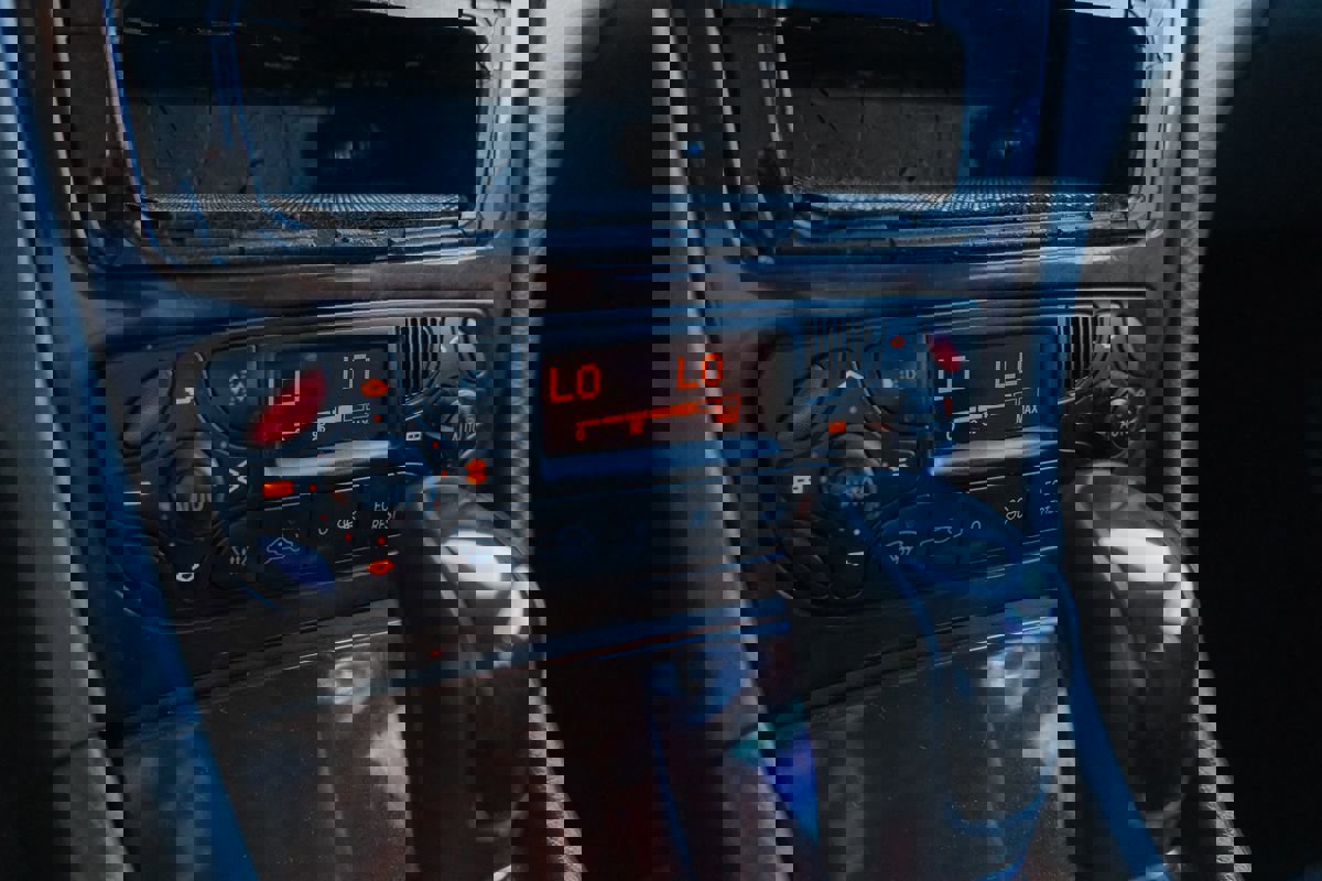 Used 2002 Mercedes-Benz C 320 Sedan image 21