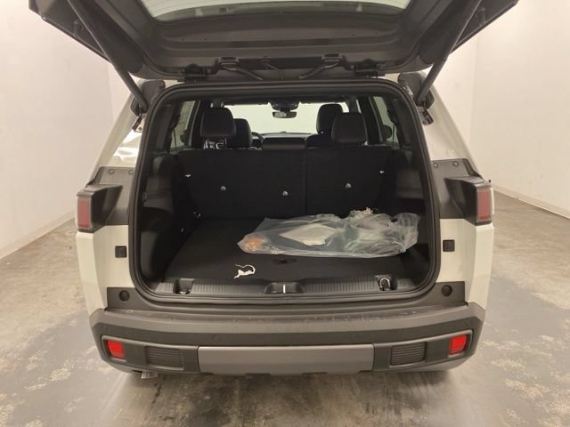 Used 2026 Jeep Cherokee Limited AWD/4WD image 31