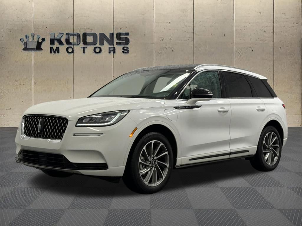 Used 2022 Lincoln Corsair Grand Touring image 1