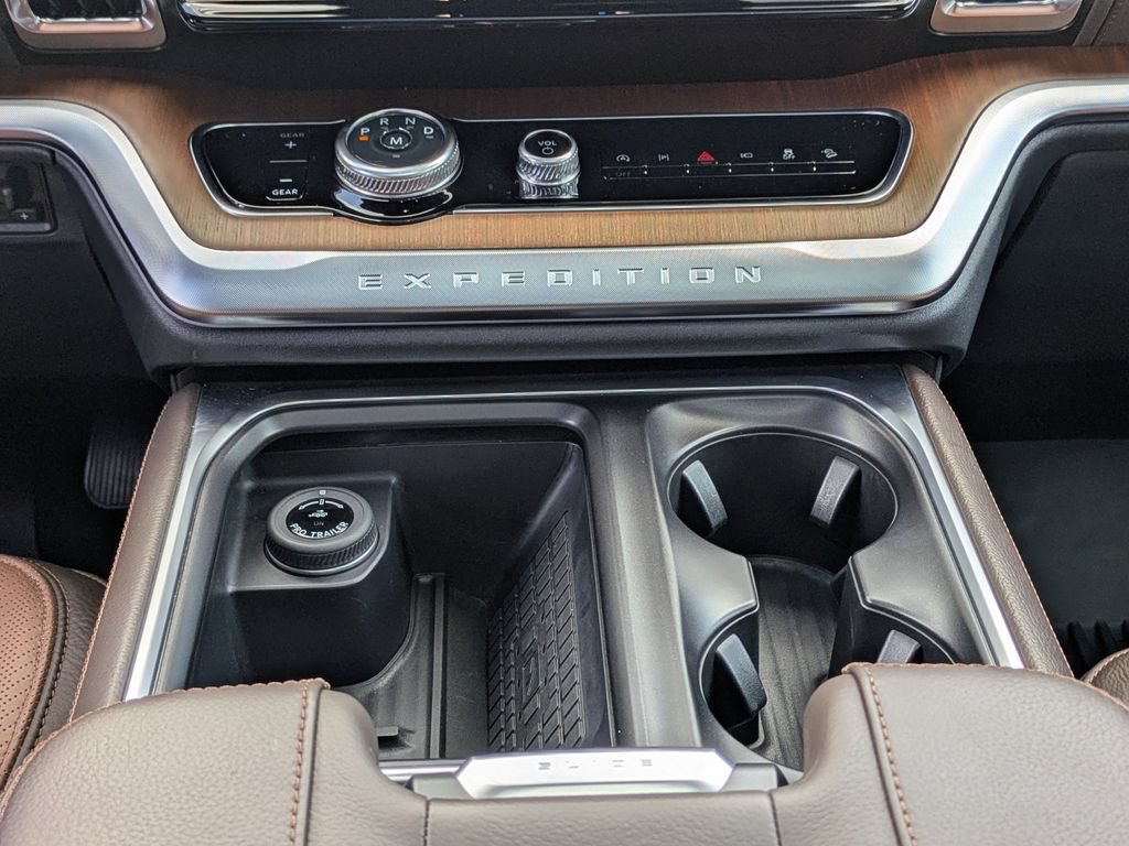 Used 2025 Ford Expedition King Ranch AWD/4WD image 24