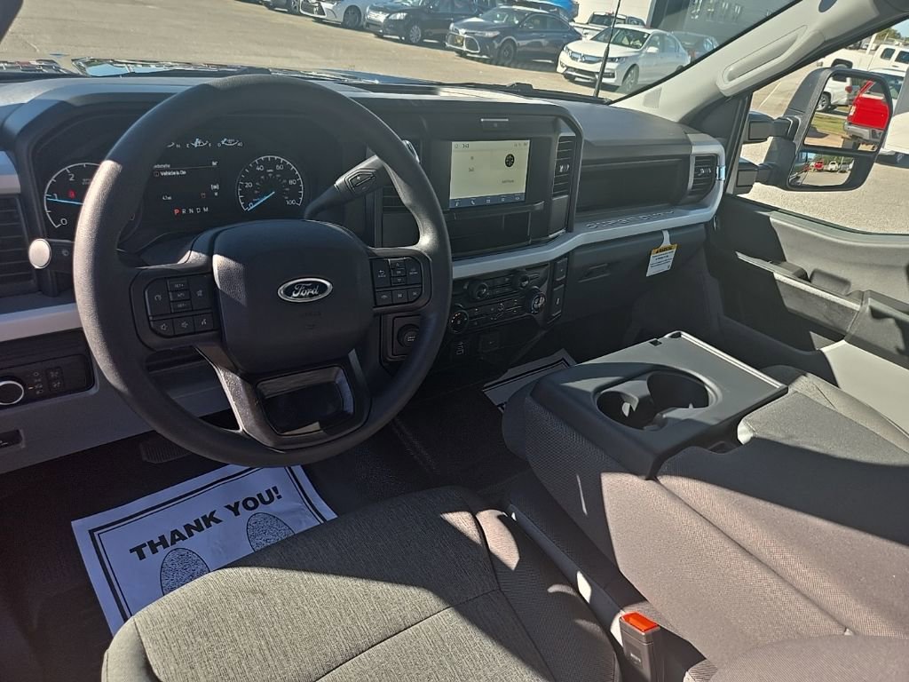 New 2026 Ford F250 XL w/ F-250 >10K GVWR Package image 14