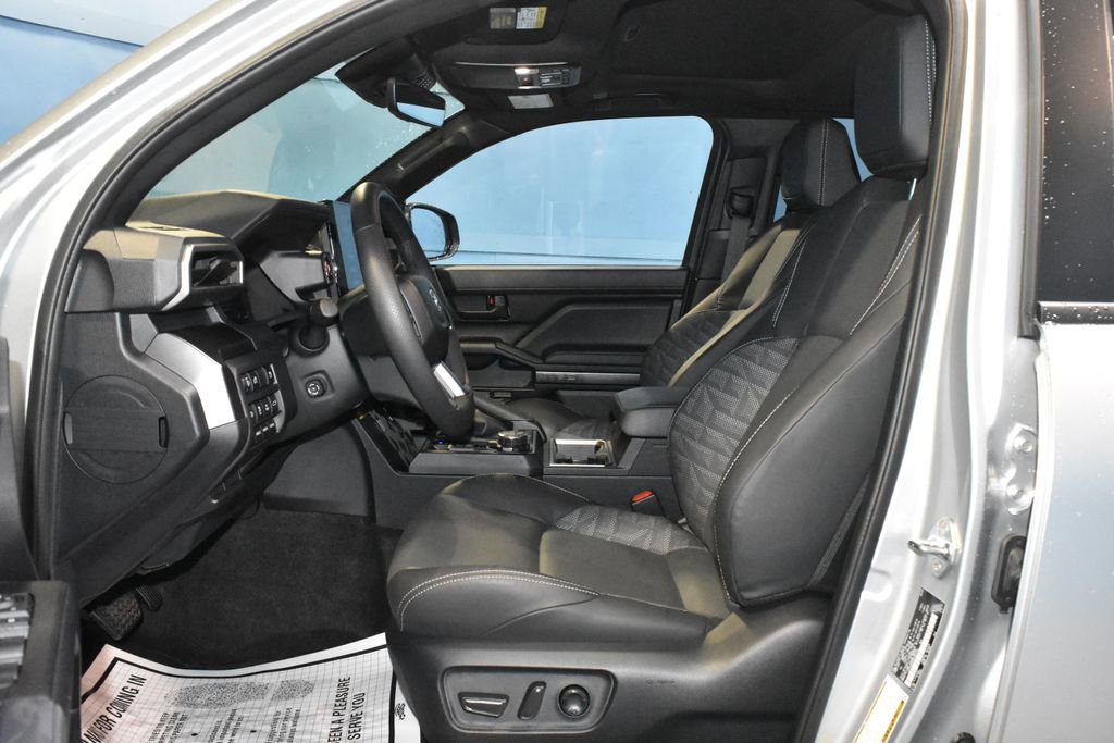 Used 2025 Toyota 4Runner TRD Off-Road Premium AWD/4WD image 7