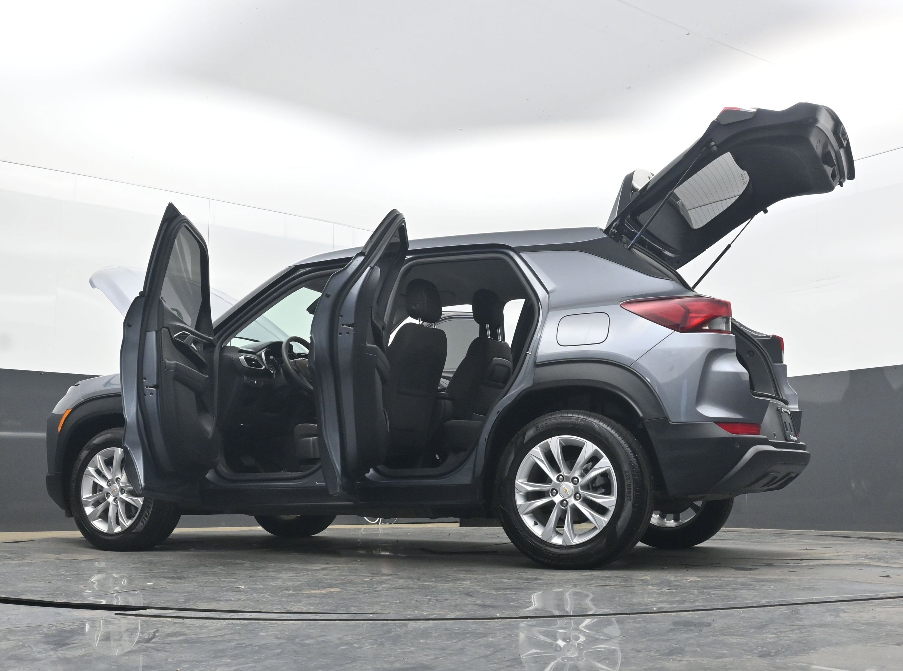 Used 2022 Chevrolet TrailBlazer LS image 43