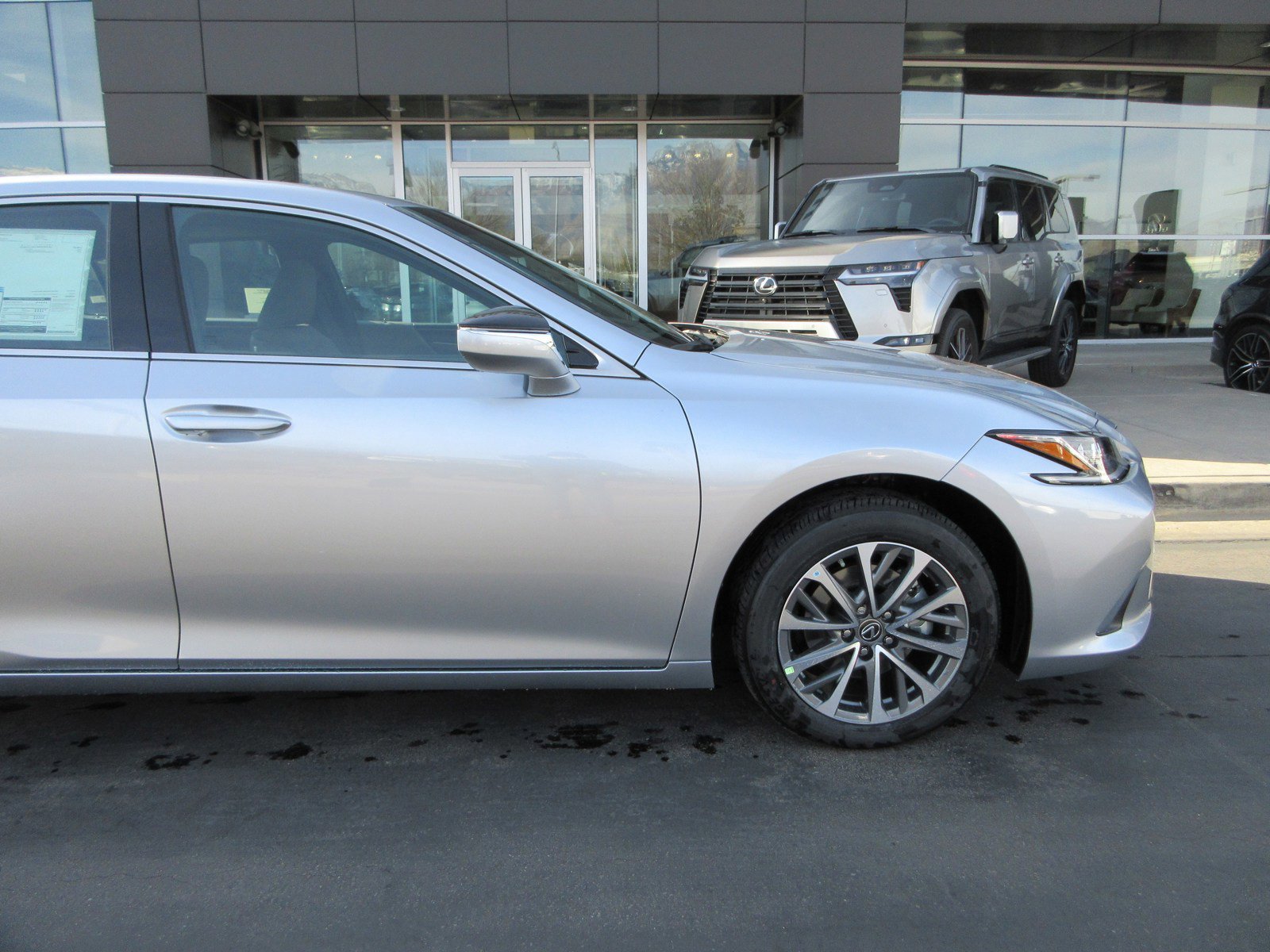 New 2025 Lexus ES 350 image 12