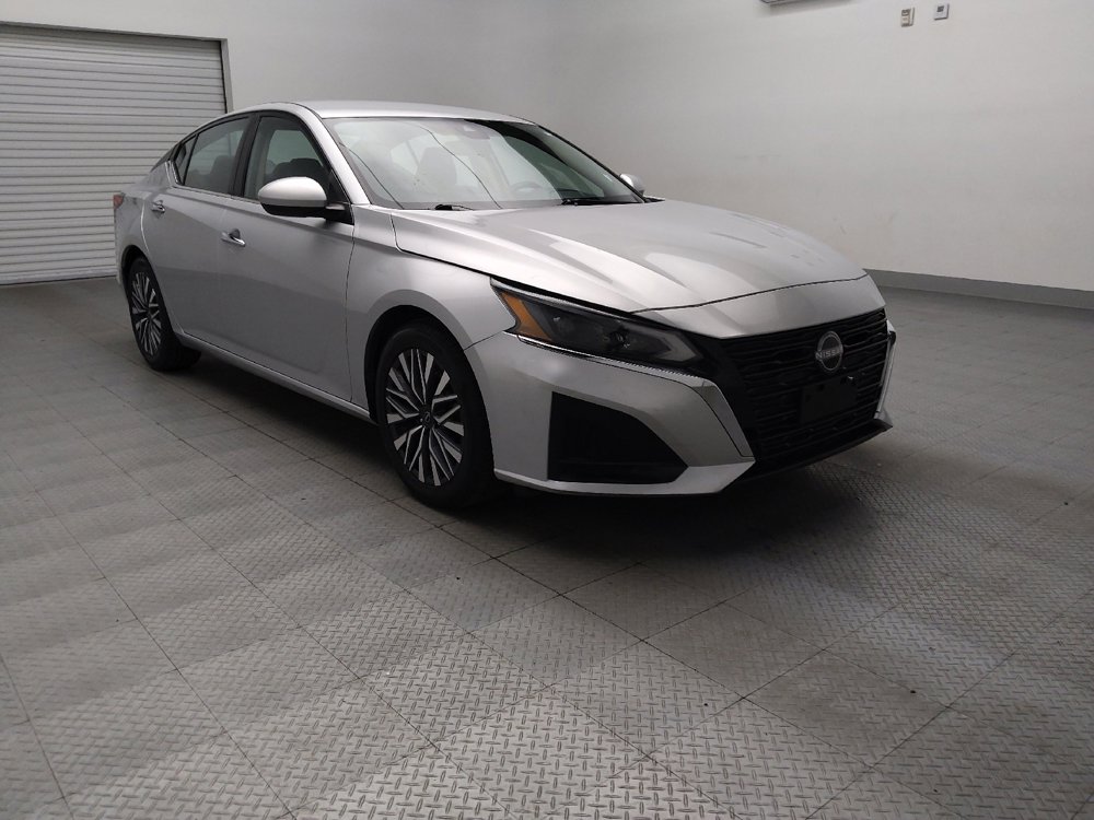 Used 2023 Nissan Altima 2.5 SV image 13