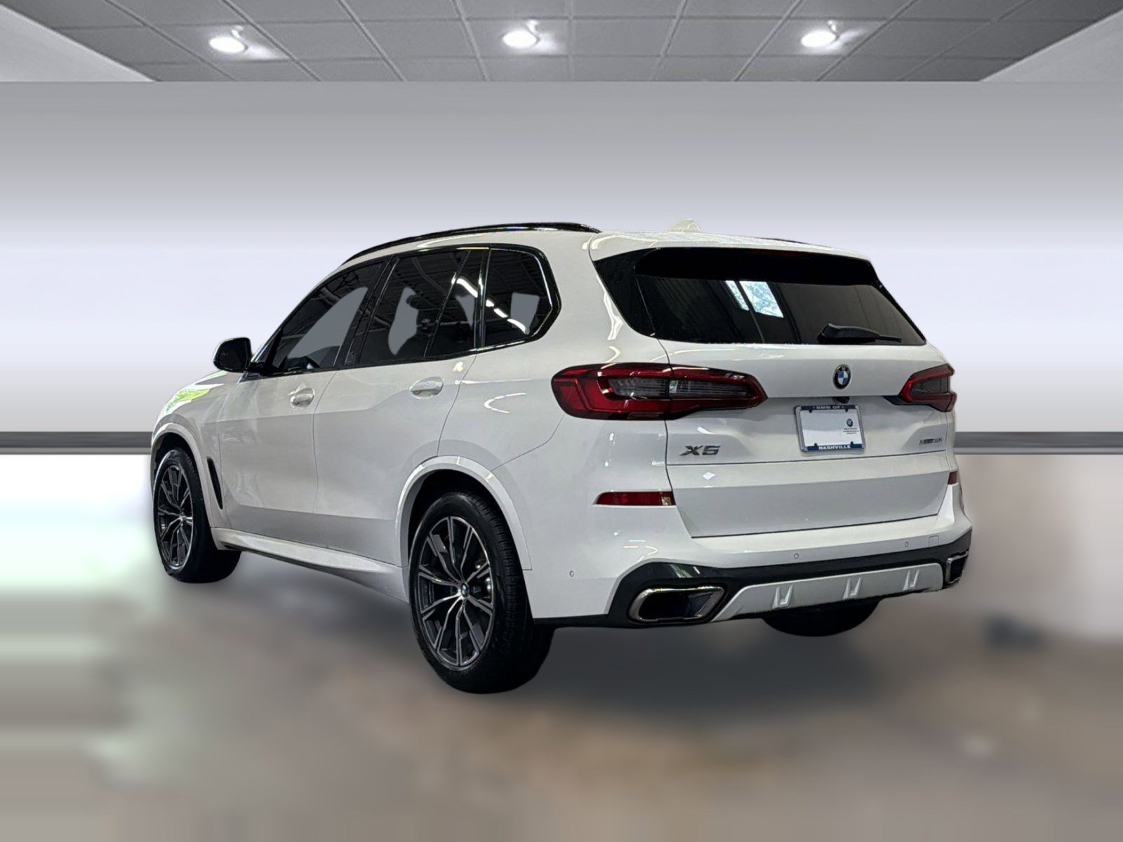 Used 2019 BMW X5 xDrive40i w/ M Sport Package AWD/4WD image 3