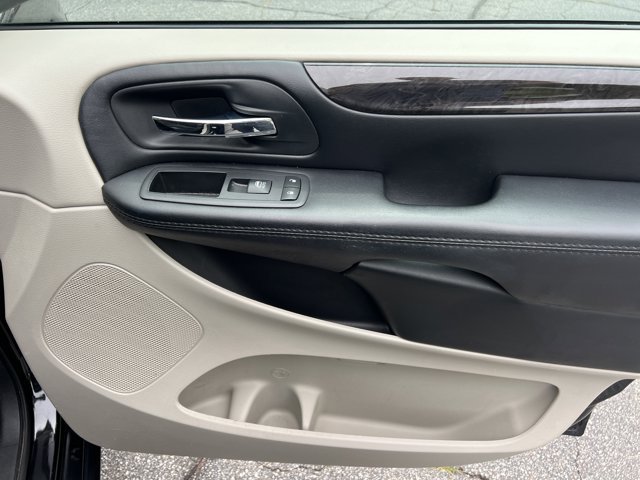 Used 2019 Dodge Grand Caravan SE w/ UConnect Hands-Free Group FWD image 15