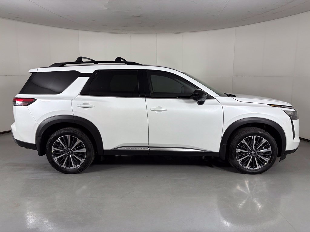 New 2026 Nissan Pathfinder Platinum w/ Cargo Package AWD/4WD image 9