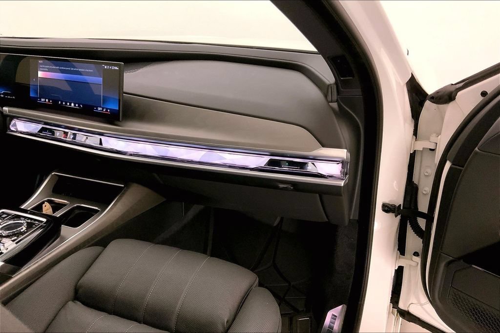 Certified 2023 BMW 760i xDrive AWD/4WD image 23