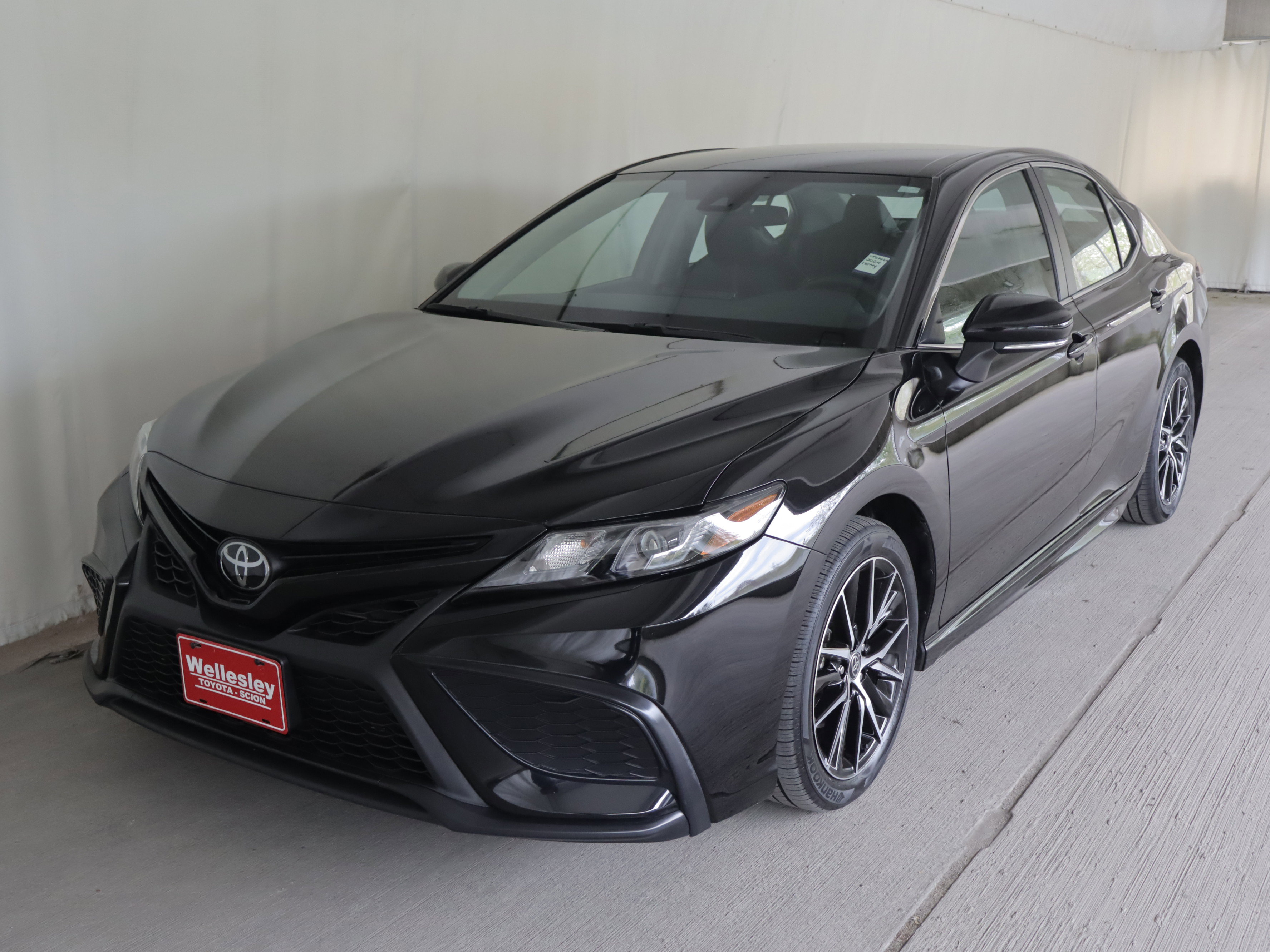 Used 2024 Toyota Camry SE FWD image 22