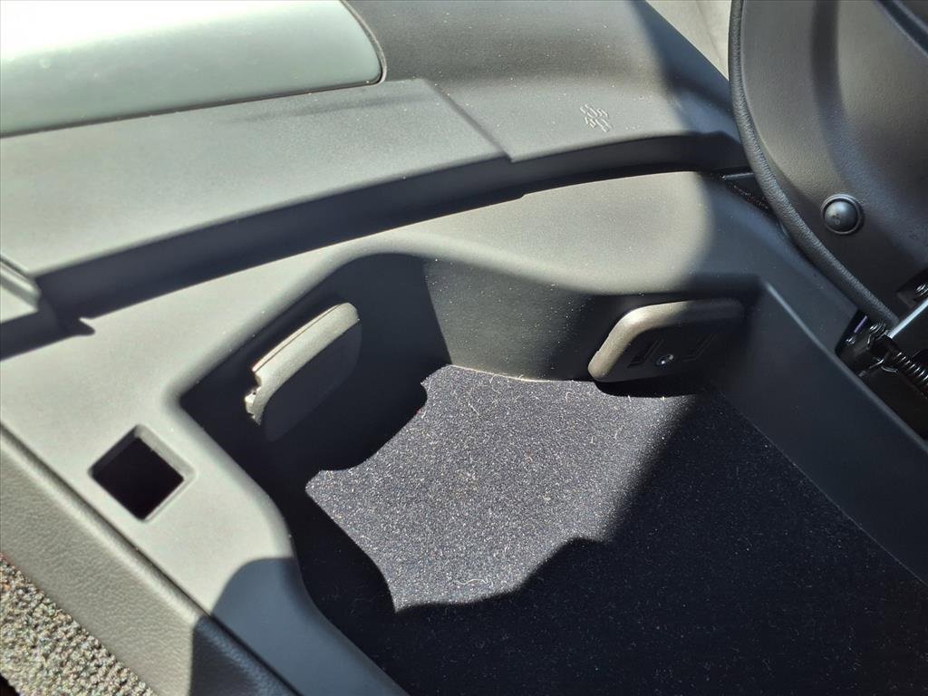 Used 2019 Chevrolet Corvette Stingray Coupe w/ 1LT image 12