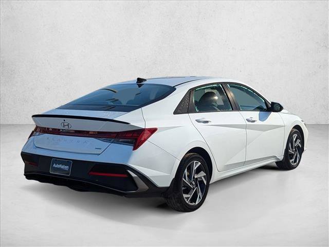 New 2025 Hyundai Elantra SEL image 2