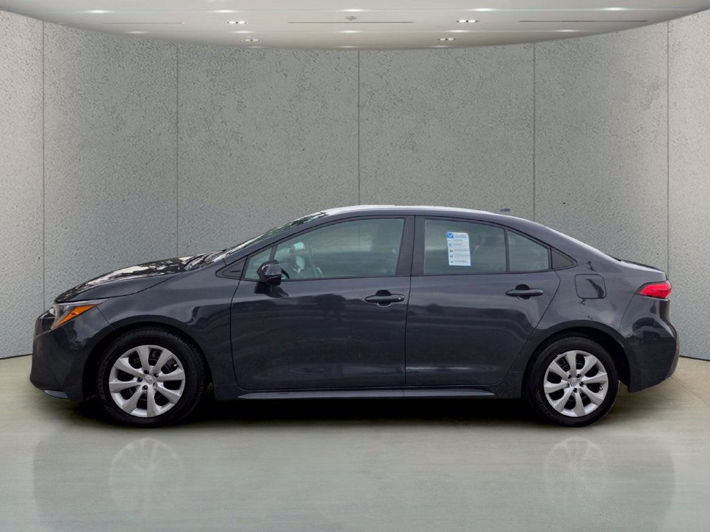 Used 2025 Toyota Corolla LE FWD image 2