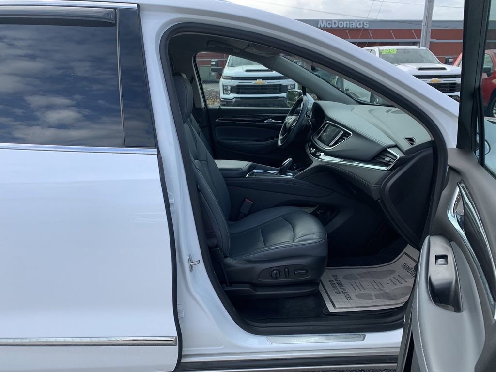Used 2021 Buick Enclave Essence w/ Sound and Sites Package image 6