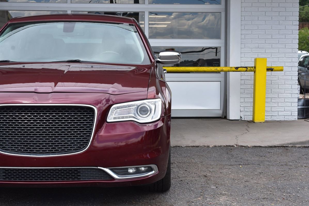 Used 2018 Chrysler 300 Limited image 26