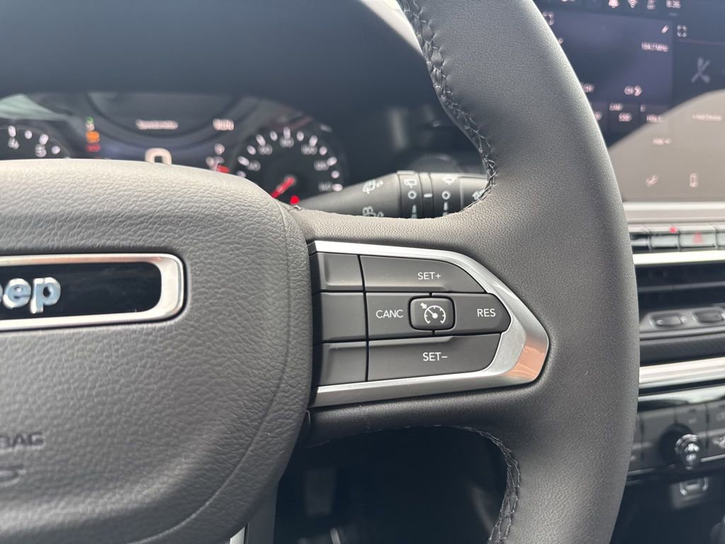 New 2026 Jeep Compass Latitude AWD/4WD image 12