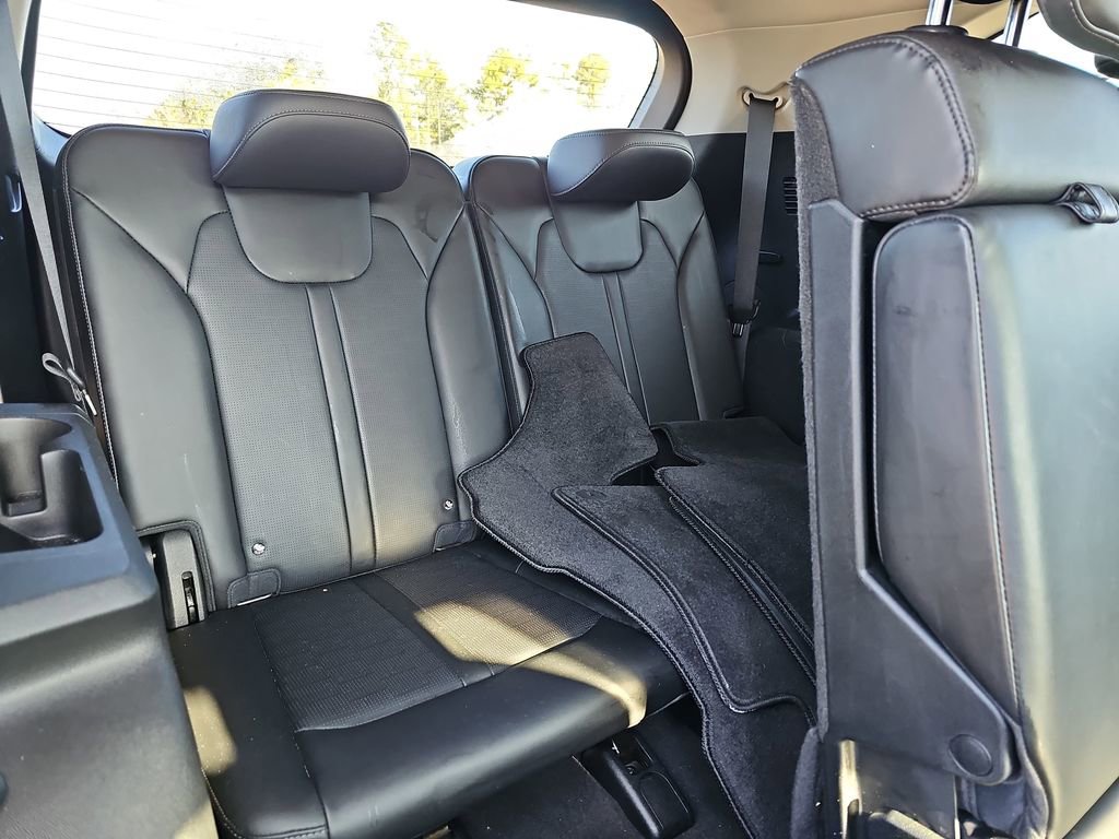 Used 2024 Kia Sorento S image 15