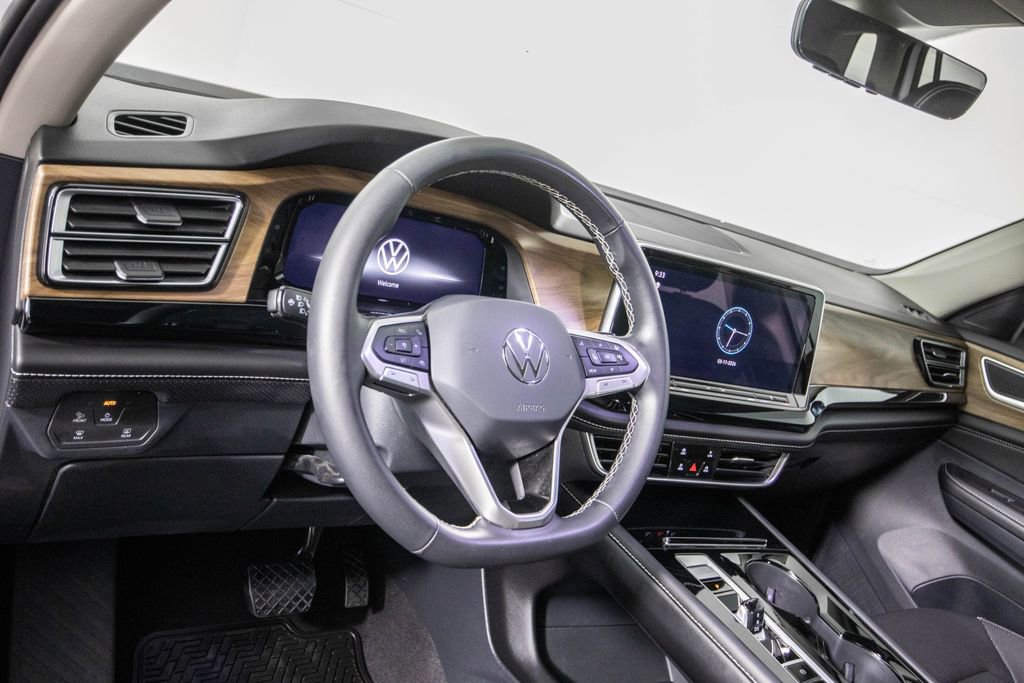 Used 2024 Volkswagen Atlas SE image 19