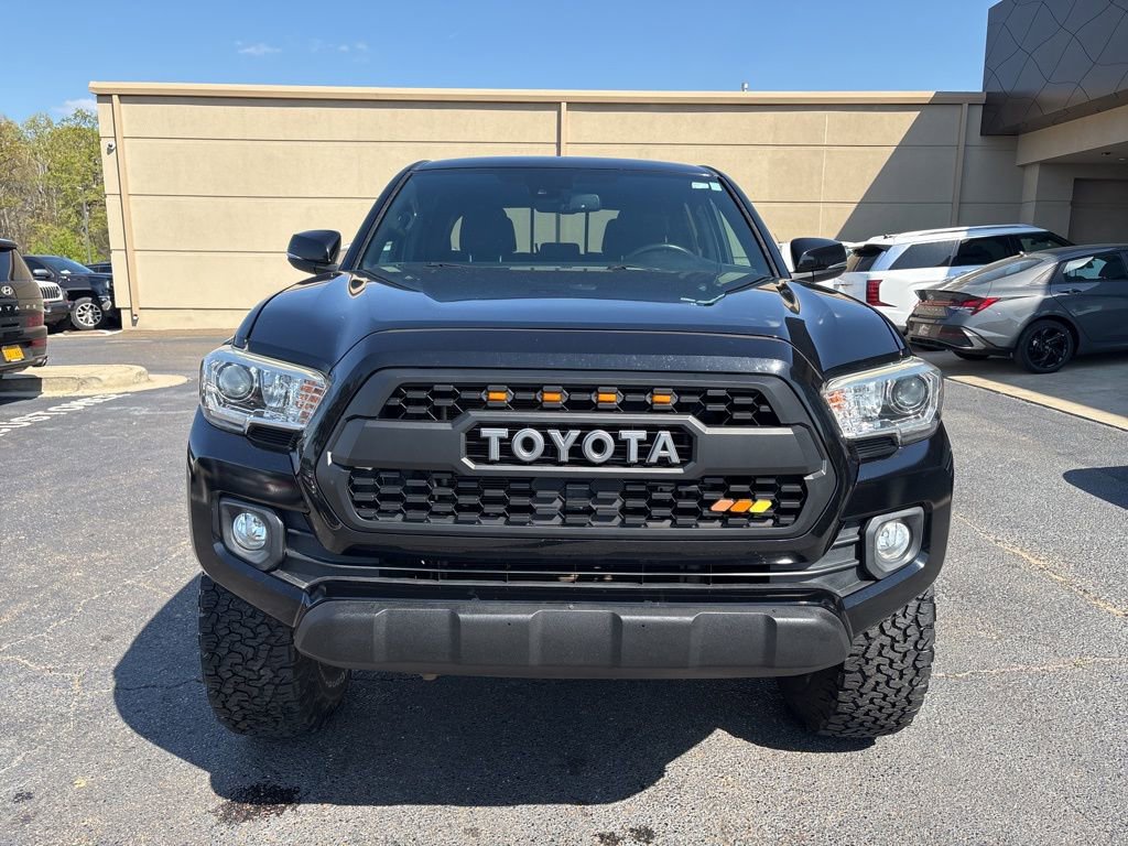 Used 2020 Toyota Tacoma TRD Off-Road image 2