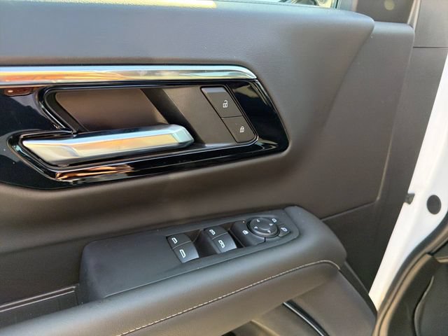 New 2026 Chevrolet Suburban LS w/ LPO, Dark Essentials Package AWD/4WD image 27