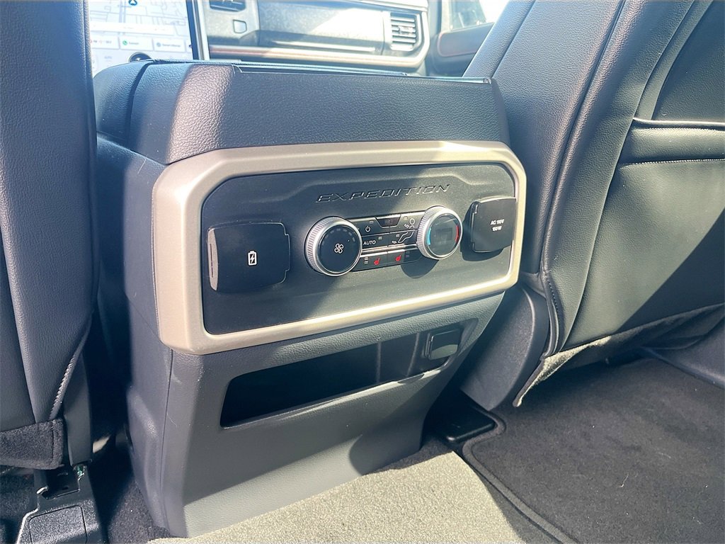Used 2024 Ford Expedition Limited image 36