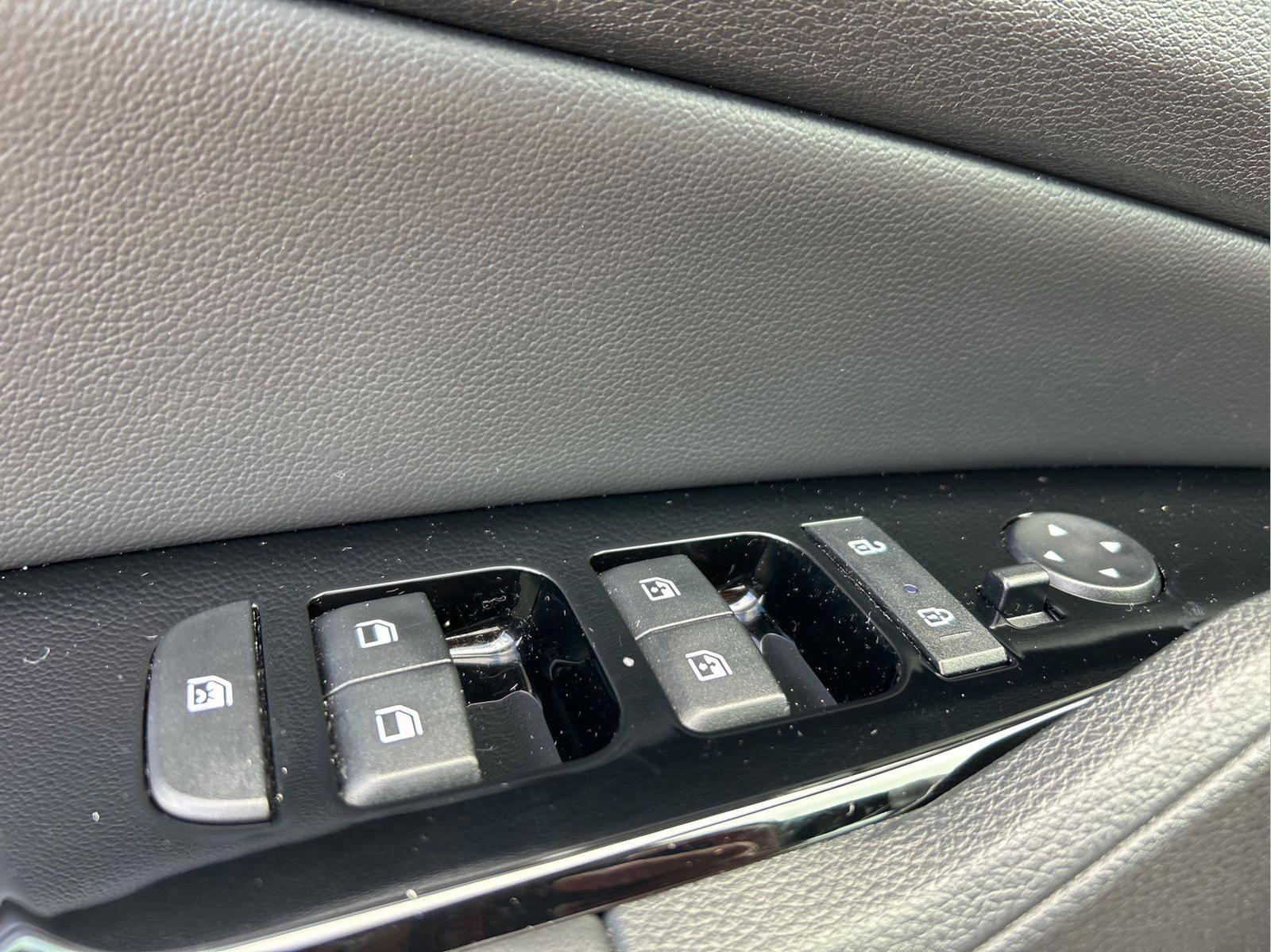 Used 2024 Kia Sportage EX image 16