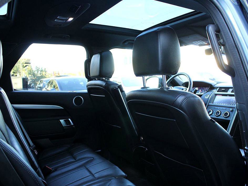 Used 2020 Land Rover Discovery Landmark image 18