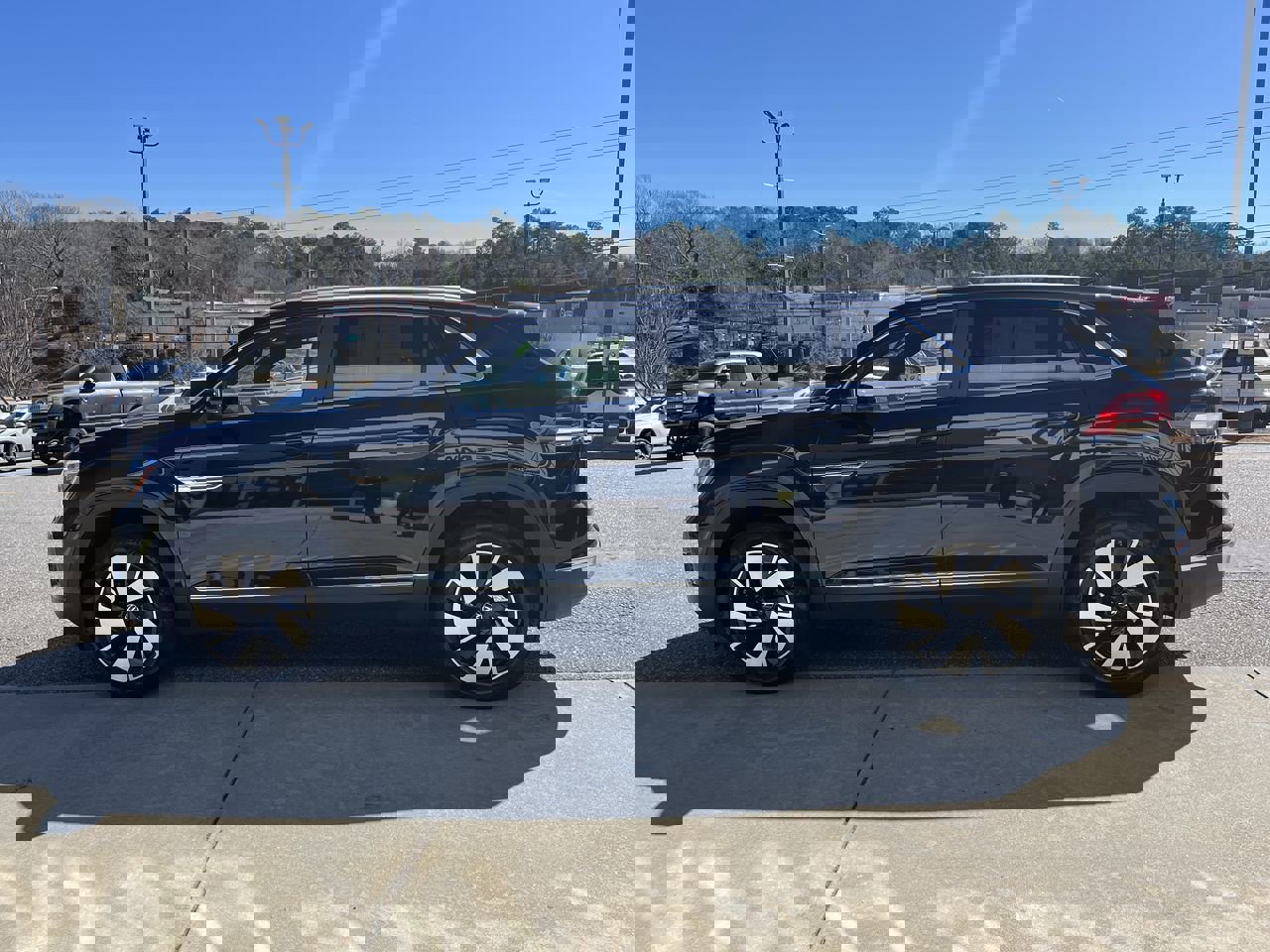 Used 2024 Volkswagen Atlas Cross Sport SEL image 5