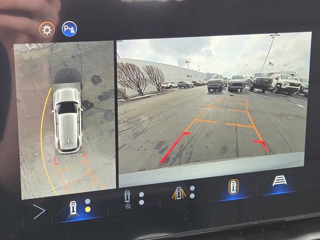 New 2026 Chevrolet Equinox LT w/ Safety and Technology Package FWD image 4