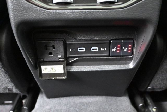 Used 2026 Jeep Grand Cherokee Limited AWD/4WD image 23