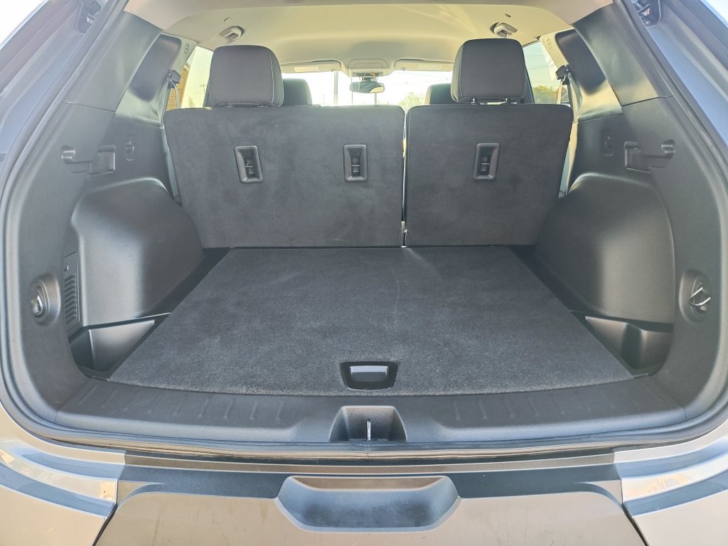 Used 2024 Chevrolet Blazer LT w/ Convenience Package FWD image 9