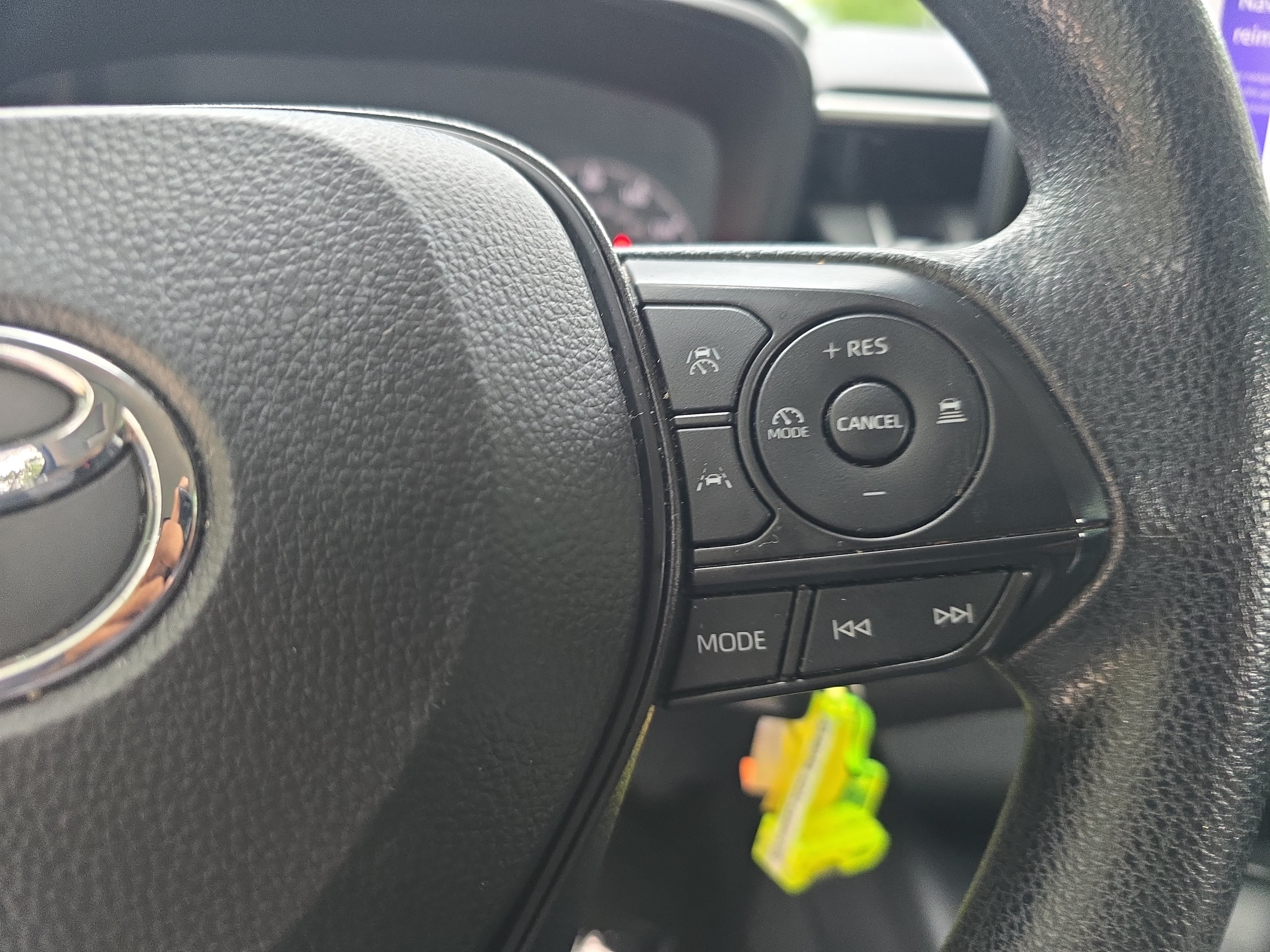 Used 2025 Toyota Corolla LE FWD image 17